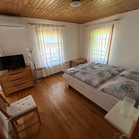Stres-Less Sunny Apartments Кобарід Екстер'єр фото